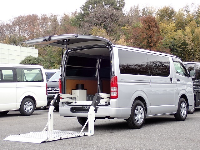 ハイエース・スーパーGLバンの中古車 - カーズ122（埼玉県さいたま市）