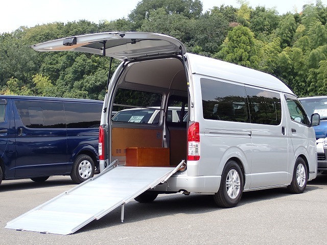 ハイエース・スーパーGLバンの中古車 - カーズ122（埼玉県さいたま市）
