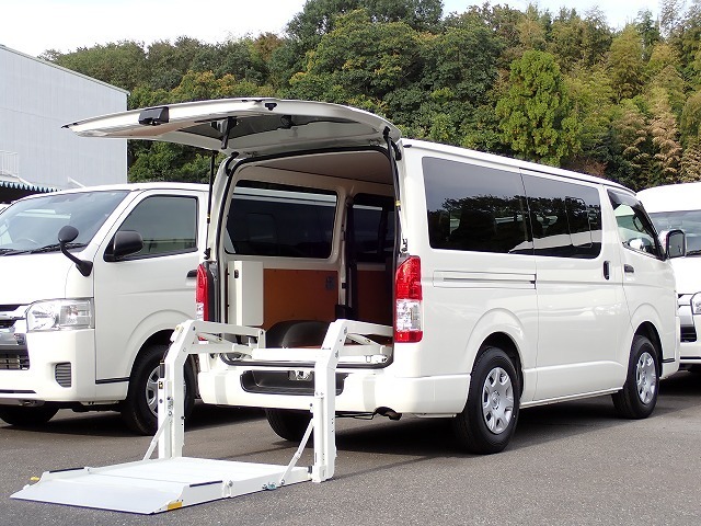 ハイエース・スーパーGLバンの中古車 - カーズ122（埼玉県さいたま市）