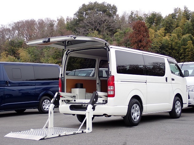 ハイエース・スーパーGLバンの中古車 - カーズ122（埼玉県さいたま市）